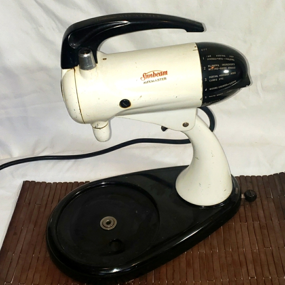 Vintage 1940 Sunbeam Mixmaster Stand Mixer Model 9